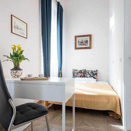 Cadorna Rooms In Флоренция Экстерьер фото