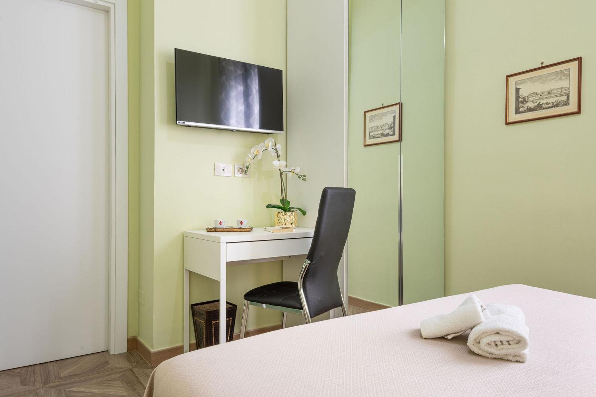 Cadorna Rooms In Флоренция Экстерьер фото
